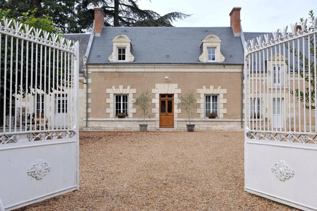 Chambres Et Tables D'Hotes Le Voriou Couddes Экстерьер фото